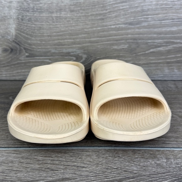 Oofos OOahh Women’s Sz 6/EU 37 Nomad Cream Foam Slip On Slide Recovery Sandals - Picture 2 of 13